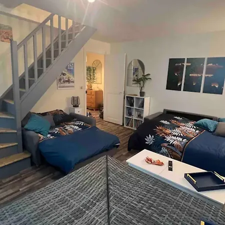 2eme Etage Prive De Notre Maison-acces Au Jardin-smart Tv-streaming-wifi شقة لو مان