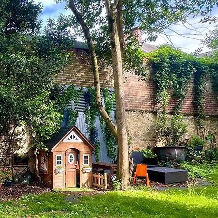 2eme Etage Prive De Notre Maison-acces Au Jardin-smart Tv-streaming-wifi